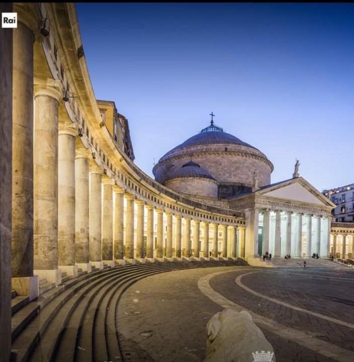 Вилла Centro Storico Casa Elegante Per Famiglia Неаполь Экстерьер фото